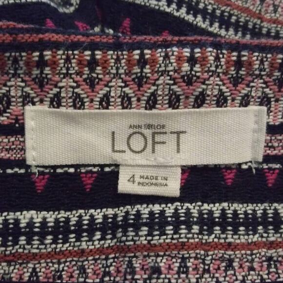 Ann Taylor Loft The Riviera Short Textured Jacquard Tribal Aztec Striped Sz 4 - Picture 4 of 8